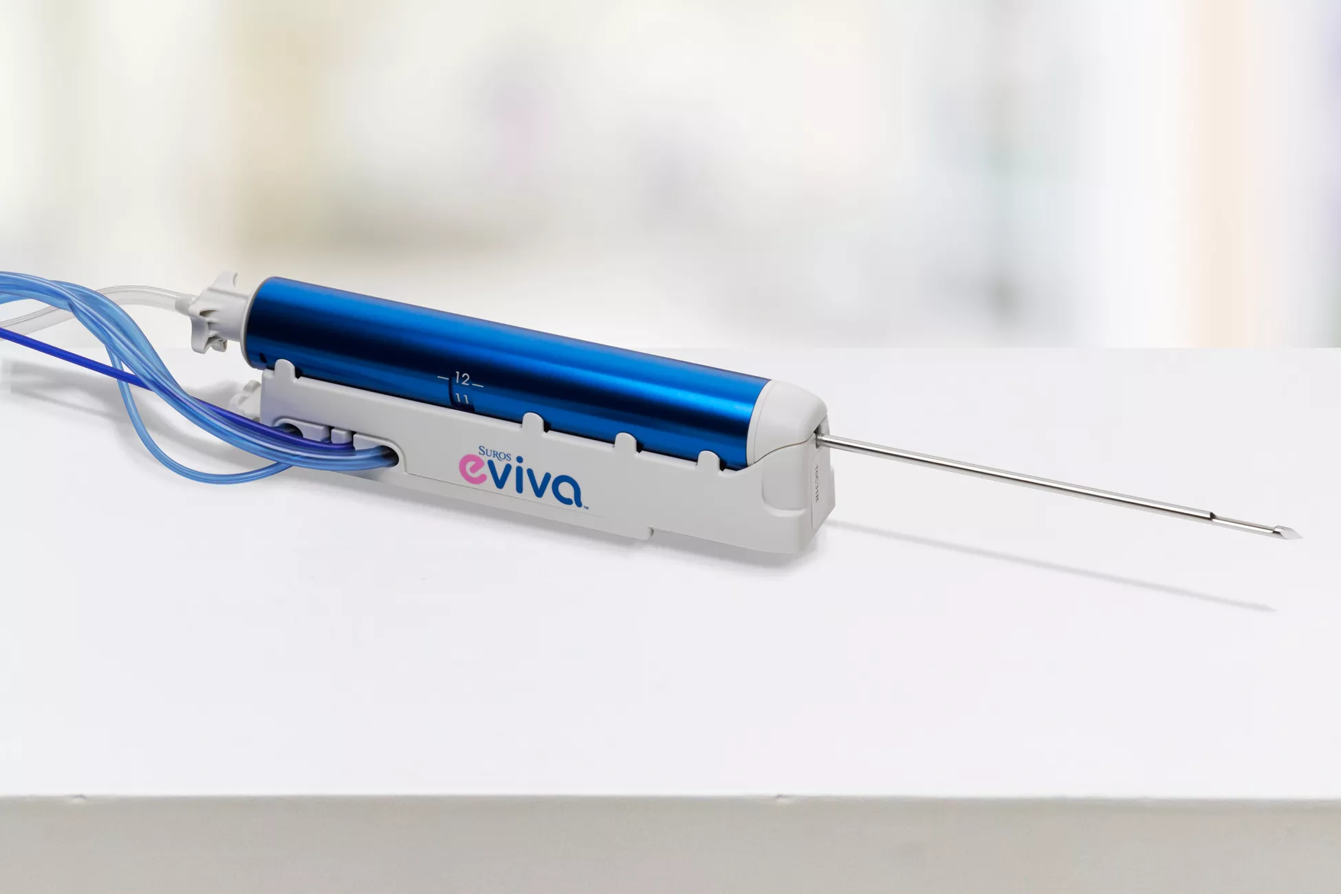 Brystbiopsisystem på hvid baggrund