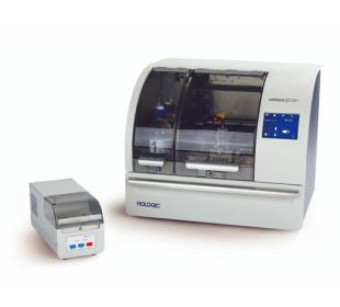 Hologic Cellient® Automated Cell Block System på hvid baggrund